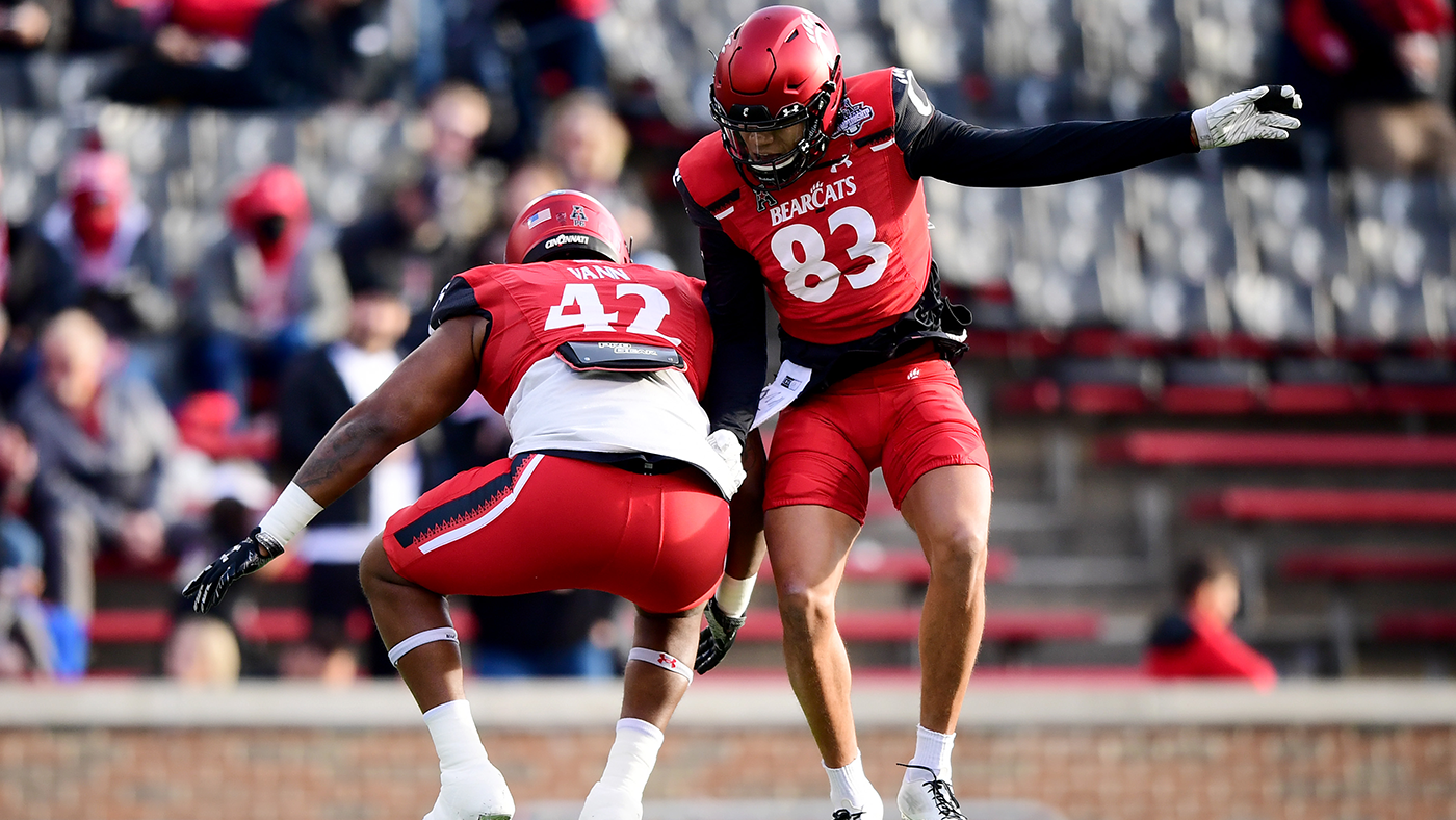 Ahmad Gardner helps keep No. 5 Cincinnati in College Football Playoff  conversation