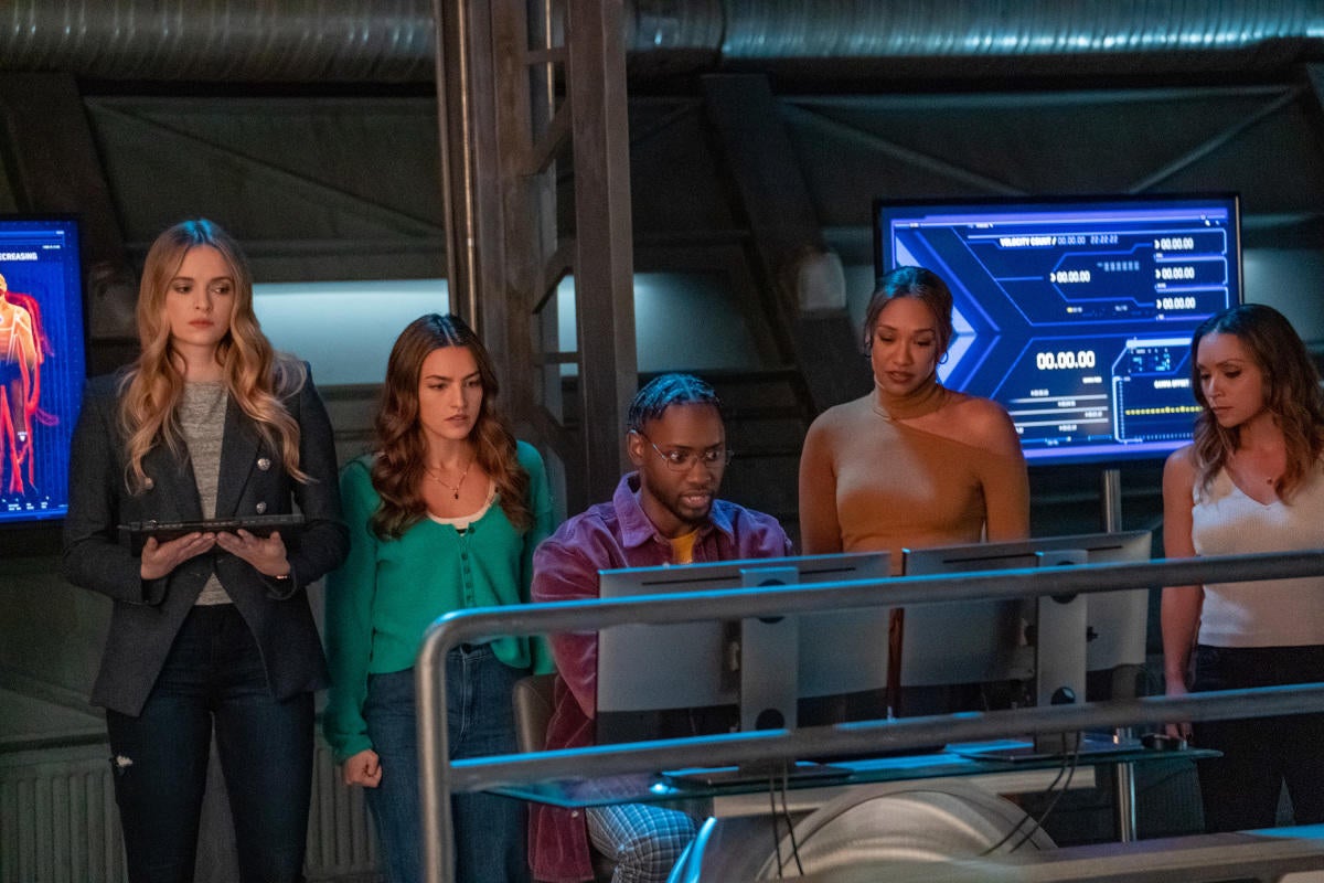 The Flash "Armageddon Part 5" Photos Preview Mia Queen's Return