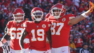 Tyreek Hill among 21 NFL players added to COVID-19 list