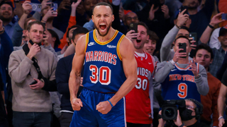 Steph Curry breaks Ray Allen's 3-point NBA record, Golden State Warriors  vs New York Knicks