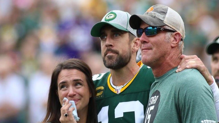 Brett Favre Sends Message to Aaron Rodgers After Tying His Packers Touchdown Record