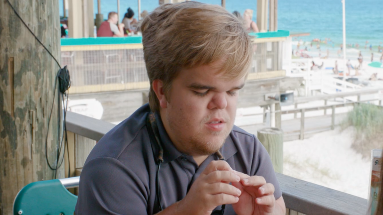 '7 Little Johnstons': Jonah's Girlfriend Ashley 'Shocked' to Learn His Living Arrangement After Moving Out in Exclusive Sneak Peek