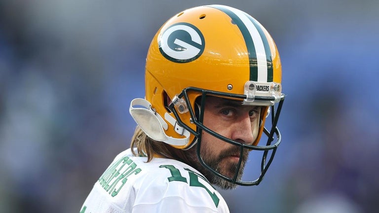 Aaron Rodgers Sends Message to Brett Favre Ahead of Breaking Major Packers Record