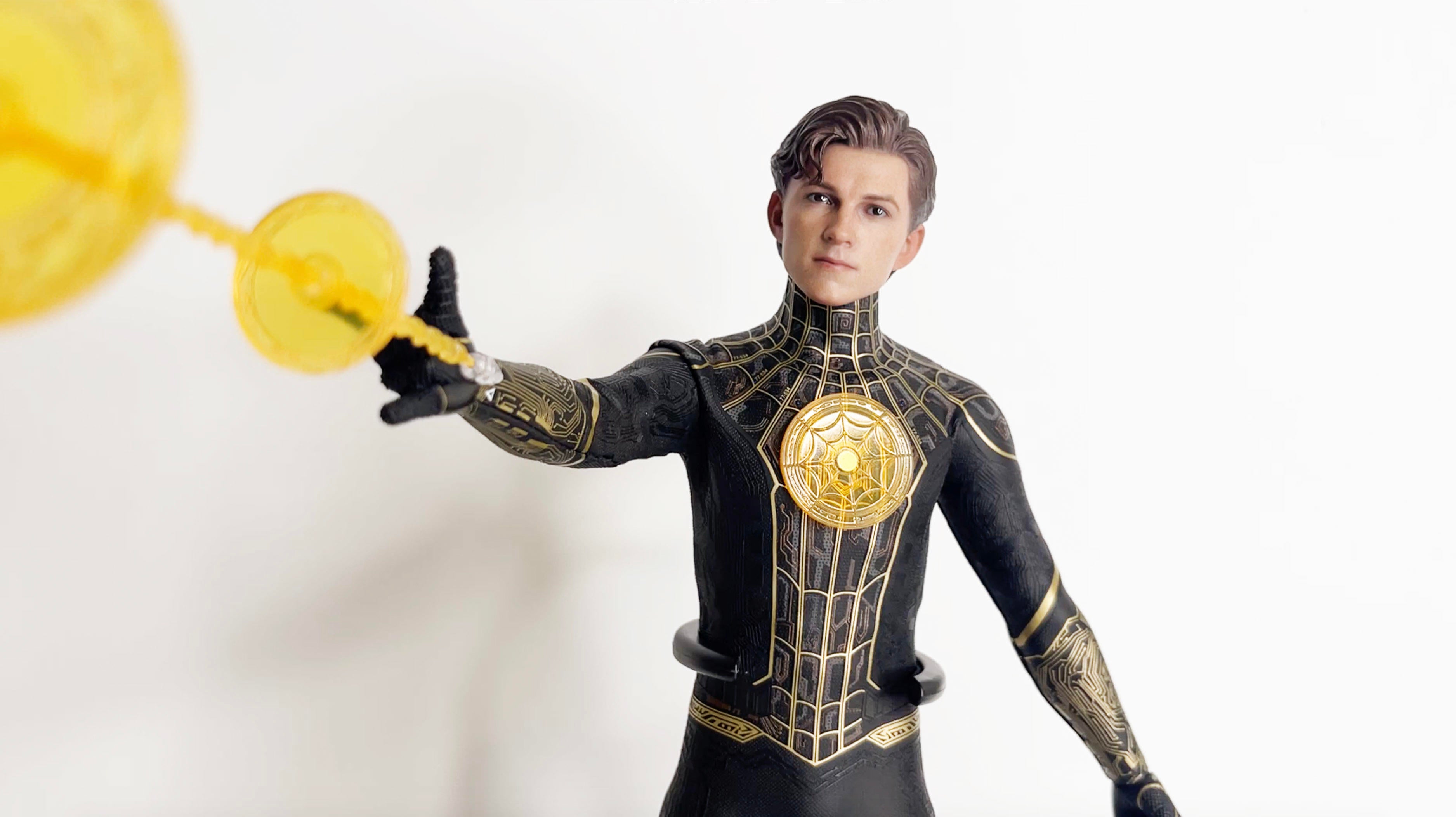 spider man black and gold suit hot toys