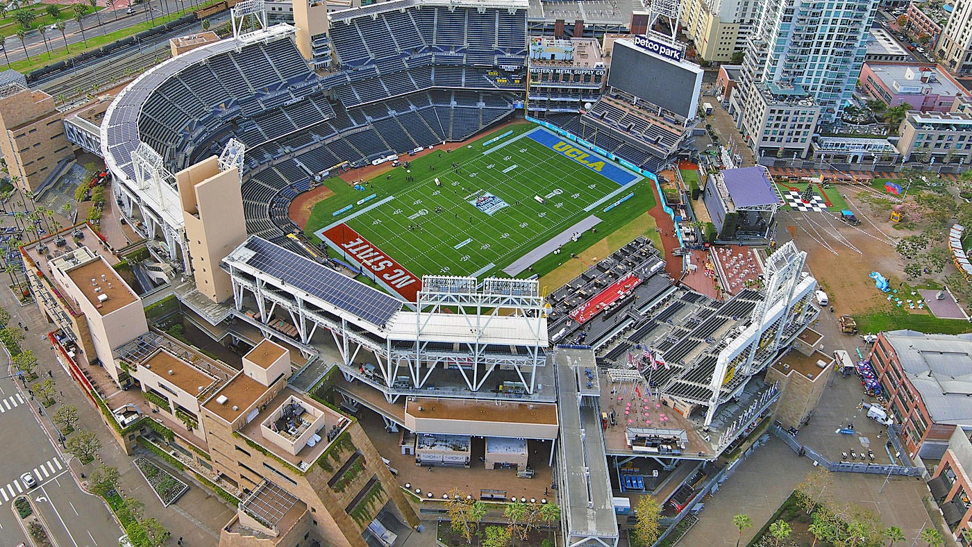 holiday-bowl-usatsi.jpg