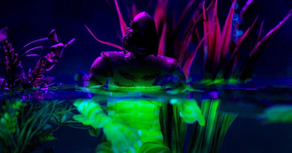 creature-from-the-black-lagoon-figure