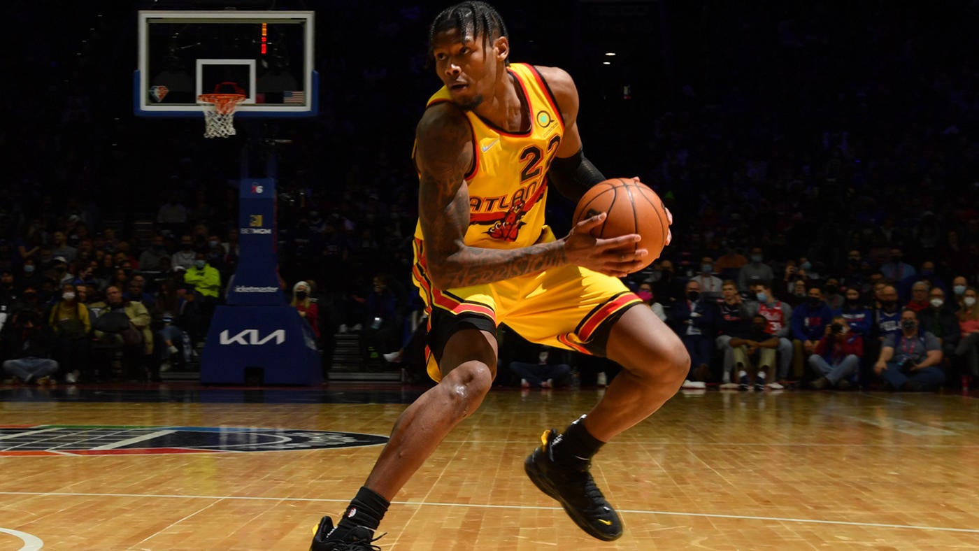 cam-reddish-hawks.jpg