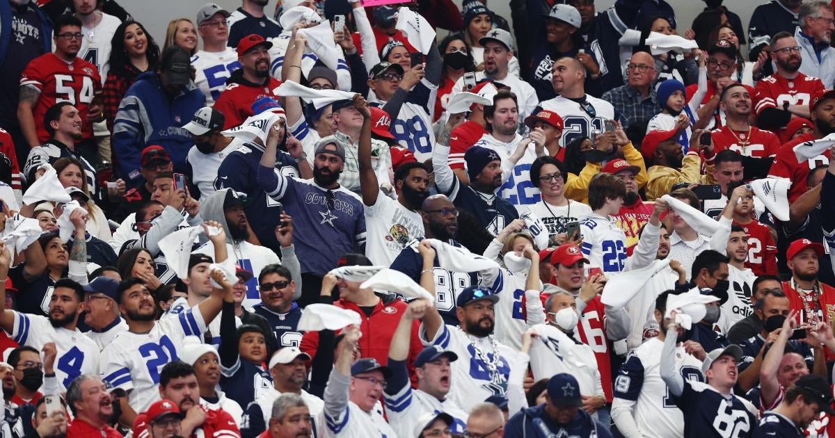 dallas-cowboys-fans-throw-trash-referees-after-playoff-loss-49ers