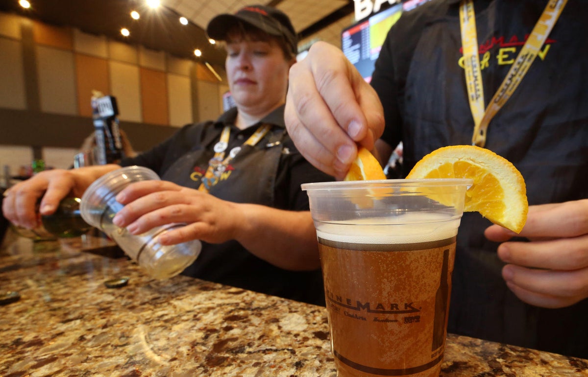 New York Movie Theaters Now Eligible To Serve Liquor