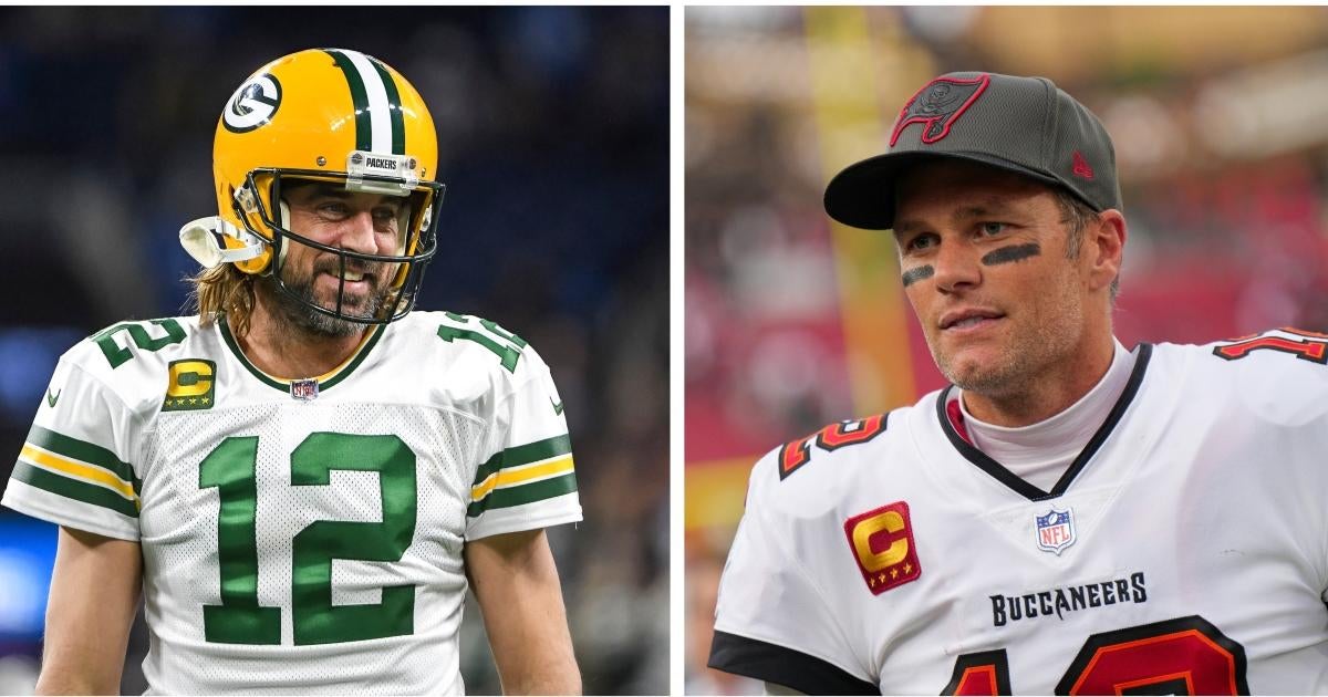 Packers news: Aaron Rodgers takes jab at Tom Brady, Deflategate joke