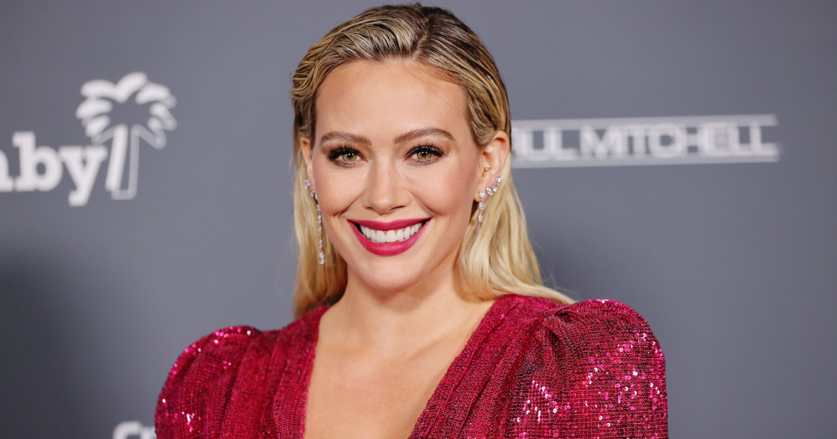 Hilary Duff Poses Nude on 'Women's Health' Cover.jpg