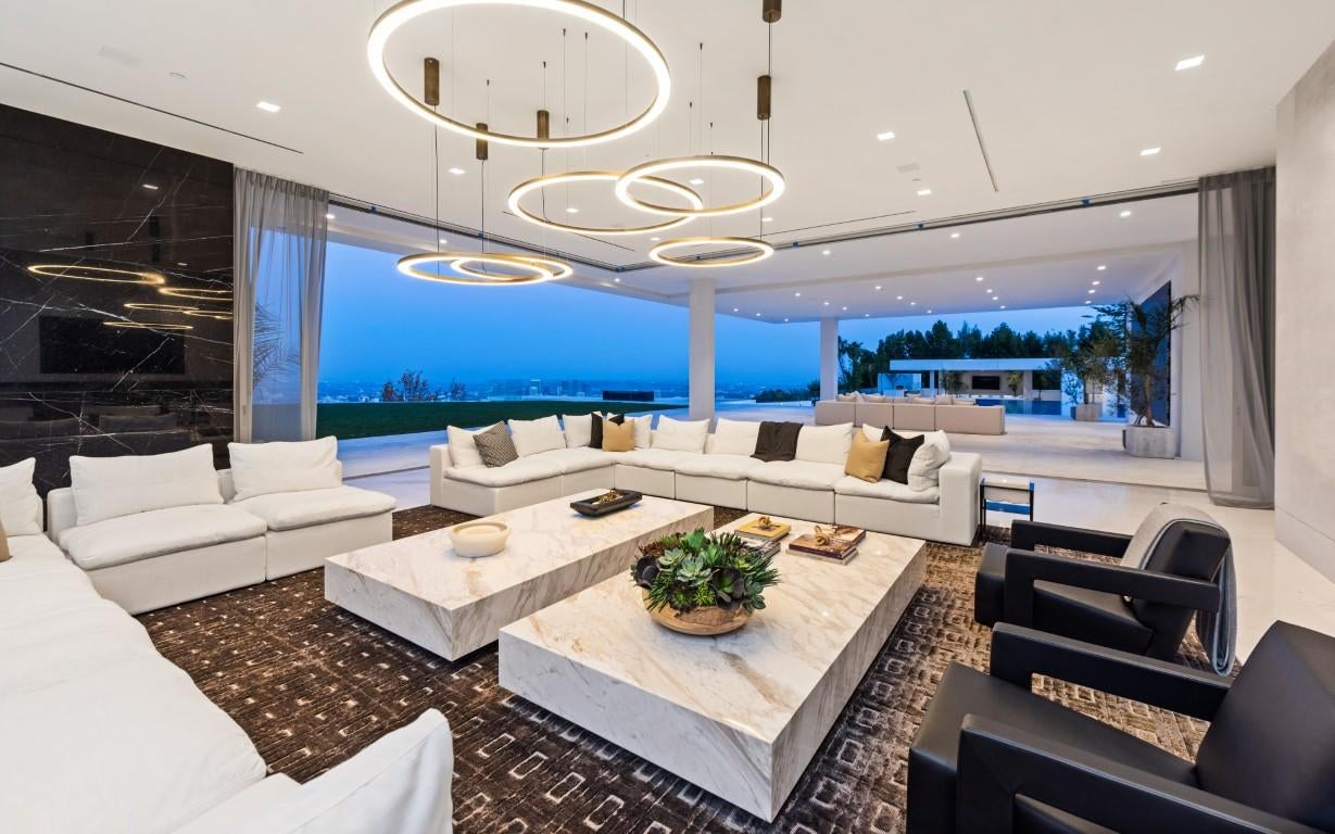 Look Inside America's Most Expensive Home, Bigger Than the White House