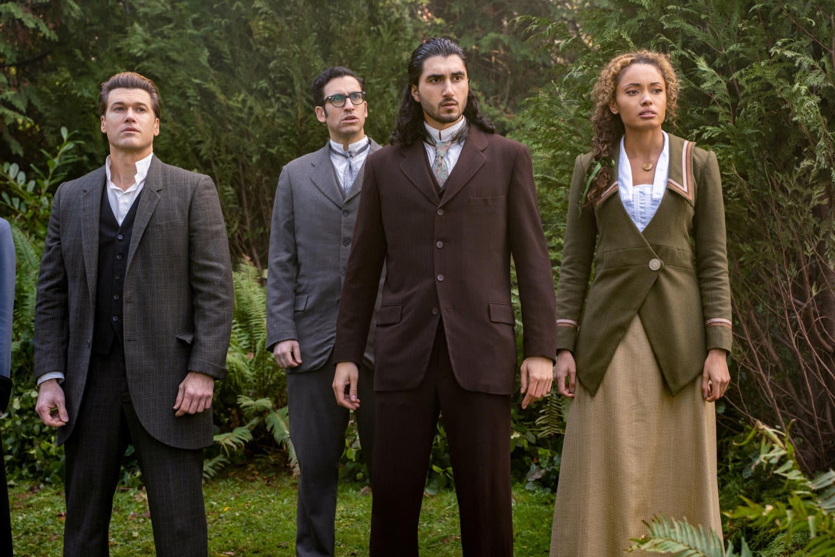 DC's Legends of Tomorrow: "Rage Against the Machines" Preview Released - ComicBook.com
