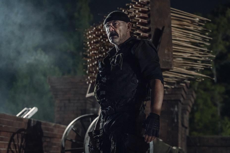 the-walking-dead-ritchie-coster-as-pope.jpg the-walking-dead-ritchie-coster-as-pope.jpg
