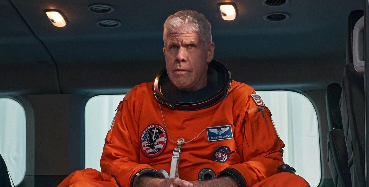 dont-look-up-ron-perlman