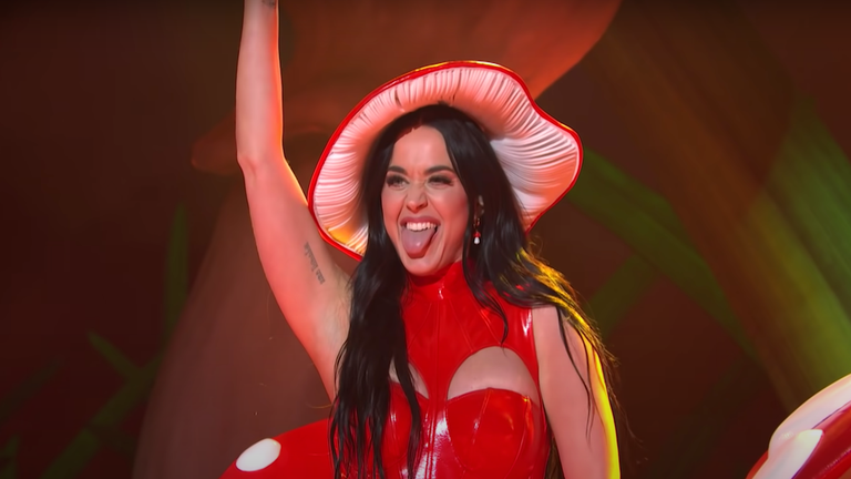 Katy Perry Returns to 'SNL' With Trippy Performance