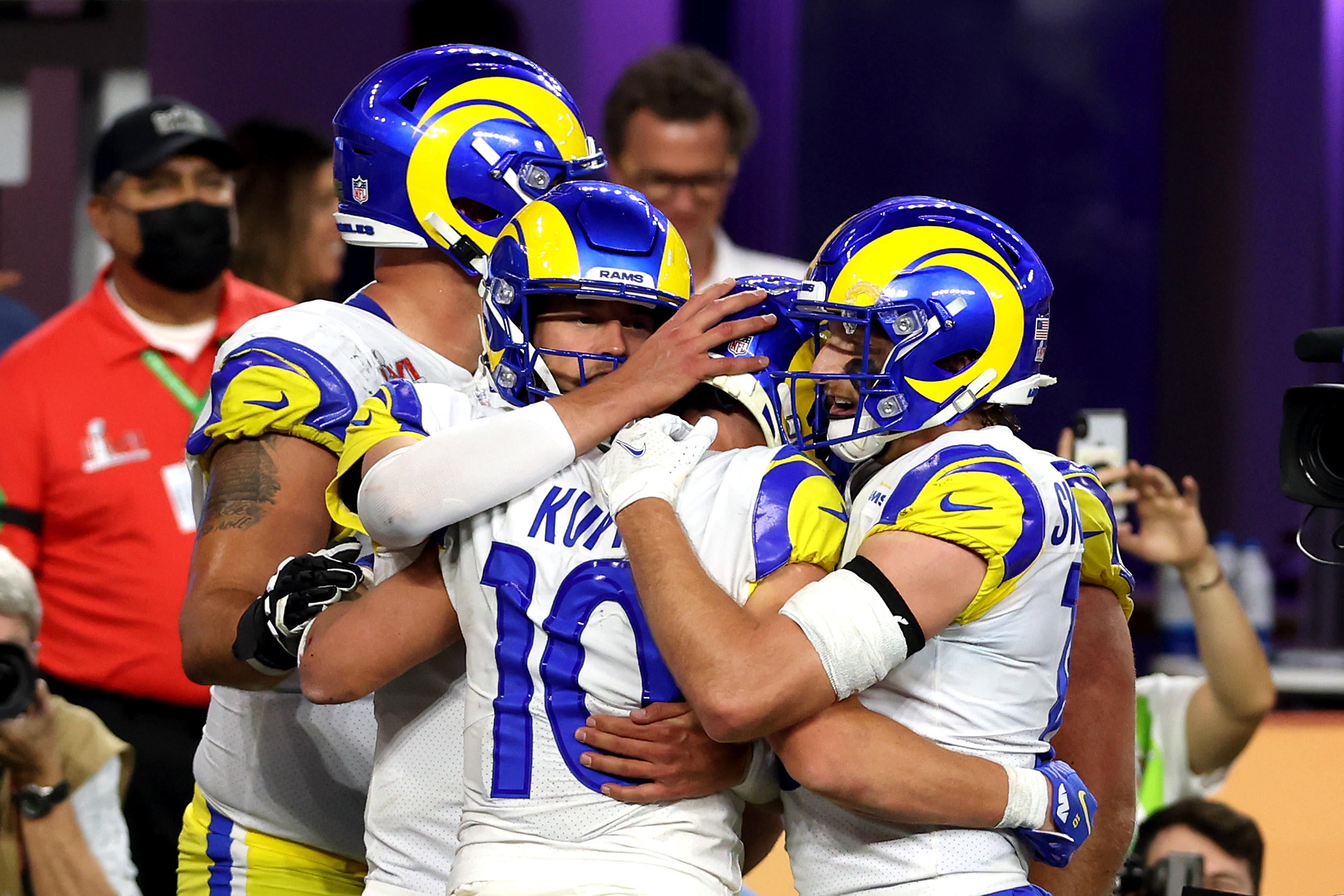 Rams score in Super Bowl 2022: L.A. claims franchise's second title with  fourth-quarter rally in home stadium 