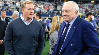 Jerry Jones discusses possibility of Cowboys trading up in 2022