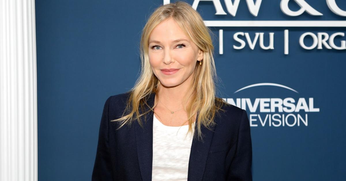 'Law & Order SVU' Star Kelli Giddish Secretly Got Married