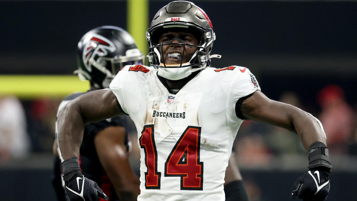 Buccaneers vs. Saints predictions: Odds, total, player props, trends, streaming for 'Monday Night Football'