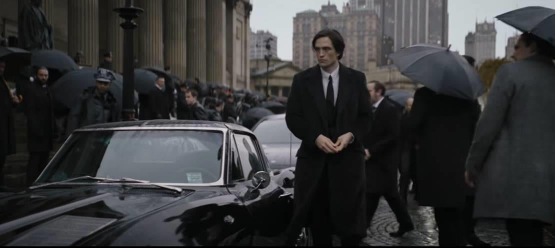 the-batman-bruce-wayne-funeral.jpg