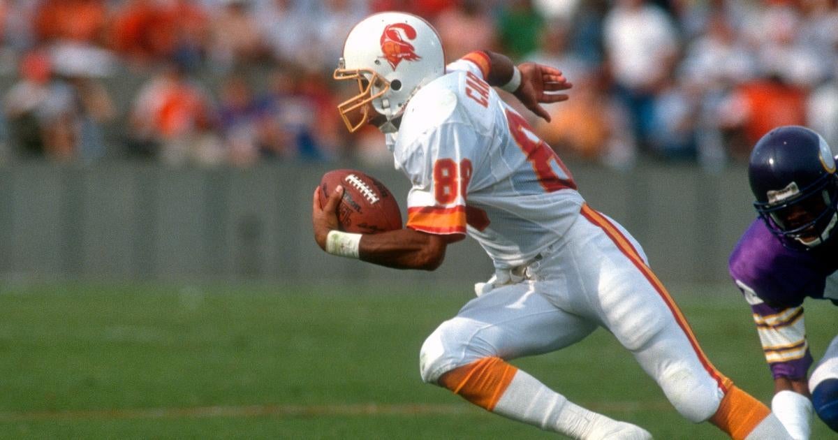 B/R Gridiron on X: .@TomBrady wants the @Buccaneers to bring back the Creamsicle  uniforms We got you, 🐐  / X