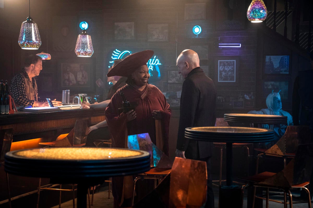 star-trek-picard-guinan-10-forward.jpg star-trek-picard-guinan-10-forward.jpg