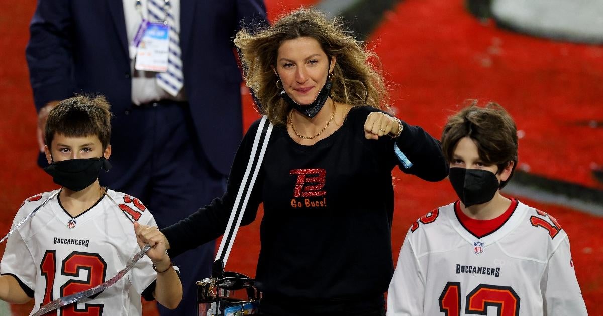 Gisele Bundchen Reacts to Tom Brady in Tampa Bay Uniform