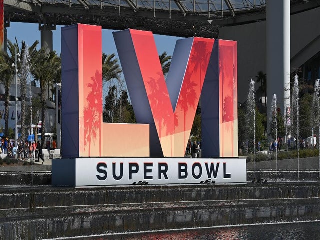 Super Bowl Champion Retires From NFL After 16-Year Career