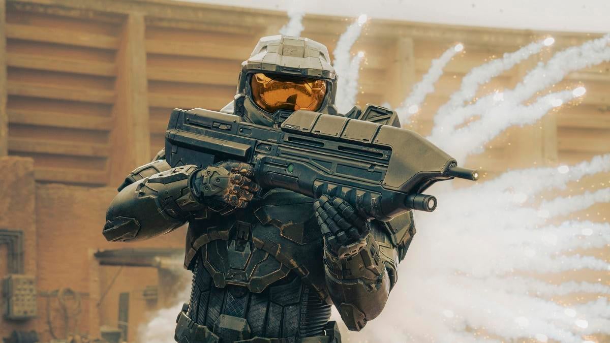 halo-master-chief-with-gun-new-cropped-hed