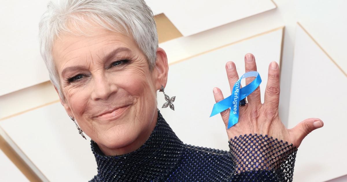 jamie-lee-curtis-red-carpet-blue-ribbon-getty-images-2.jpg