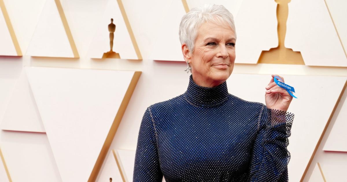 jamie-lee-curtis-red-carpet-blue-ribbon-getty-images-1