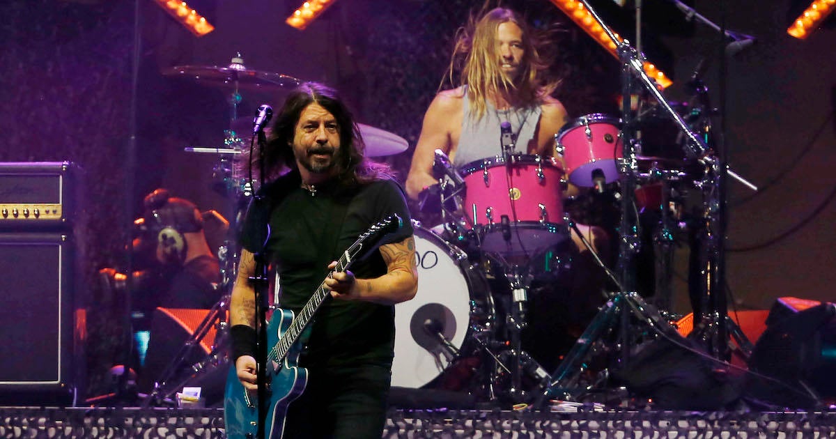 dave-grohl-and-taylor-hawkins