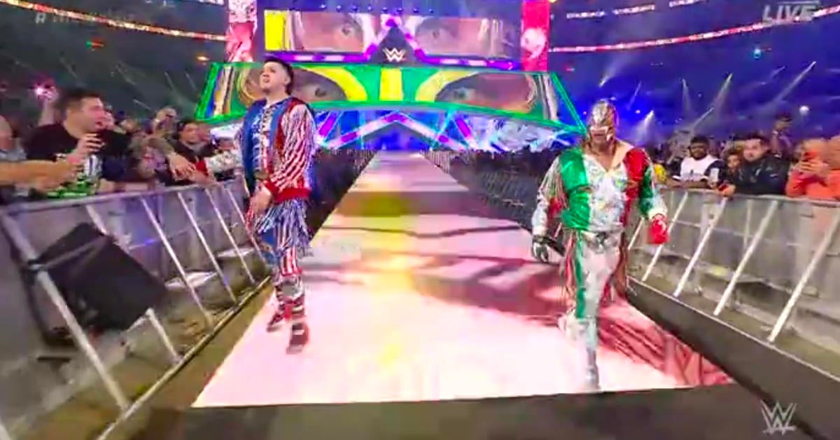 WWE's Dominik Mysterio Delivers Eddie Guerrero Homage at WrestleMania 38