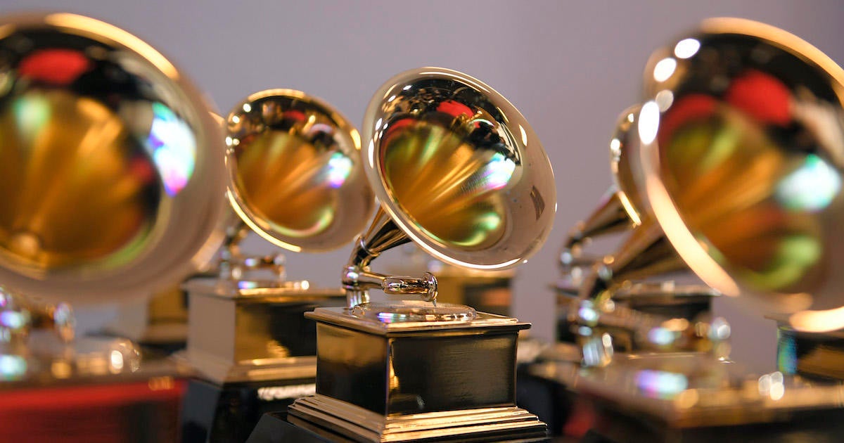 grammys-awards-trophies