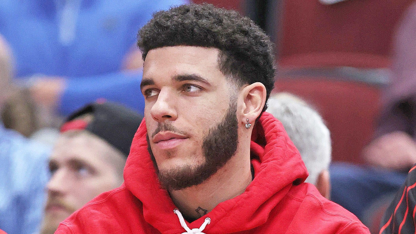 Lonzo Ball says he can't run, jump without pain; Billy Donovan not ready to name replacement for Bulls