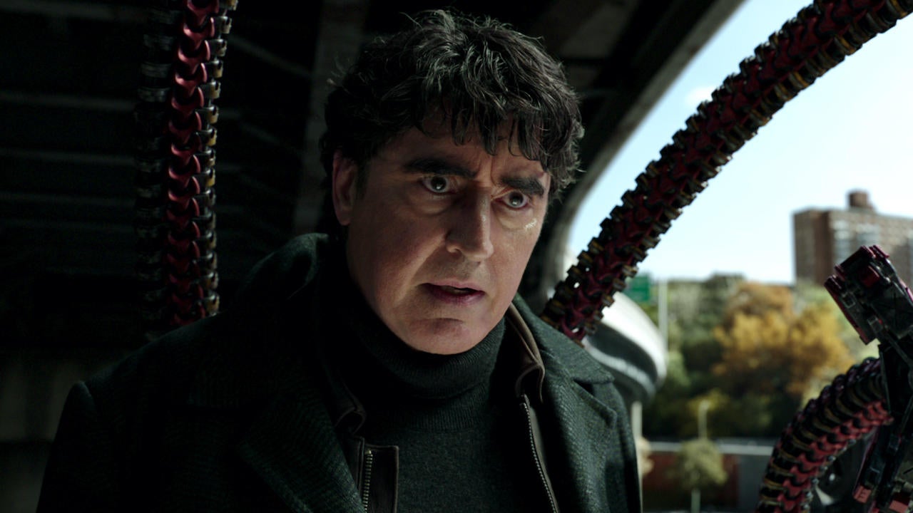 Spider-Man Star Alfred Molina Opens Up About 'Extraordinary' No Way Home  Experience, And Whether Doc Ock Could Return