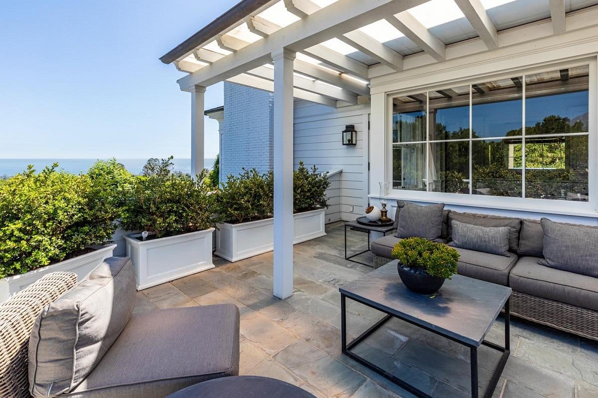 adam-levine-rob-lowe-house-23.jpg adam-levine-rob-lowe-house-23.jpg