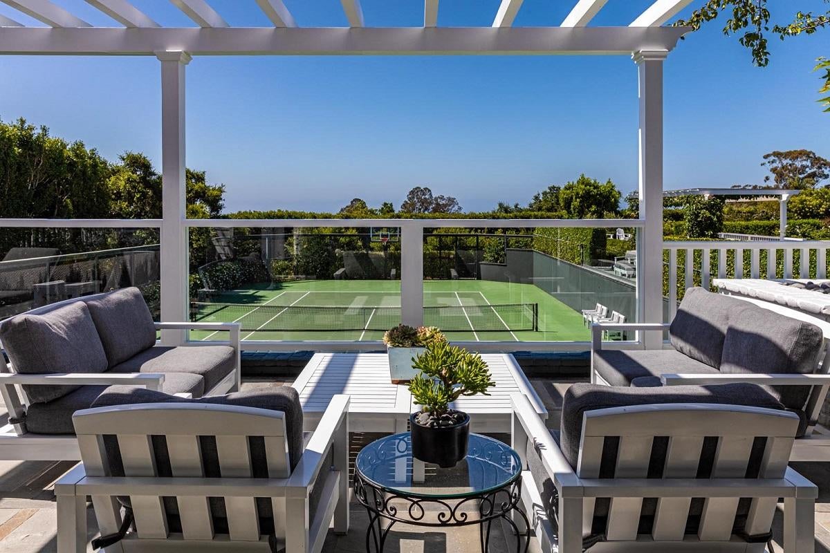 adam-levine-rob-lowe-house-18.jpg adam-levine-rob-lowe-house-18.jpg