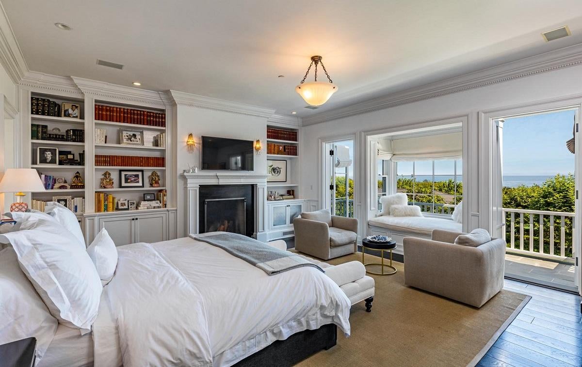 adam-levine-rob-lowe-house-15a.jpg adam-levine-rob-lowe-house-15a.jpg
