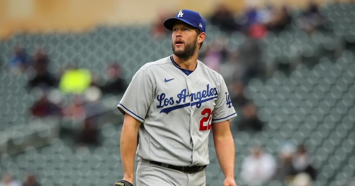 Dodgers' Clayton Kershaw Pulled During Perfect Game, and Fans Lose It.jpg