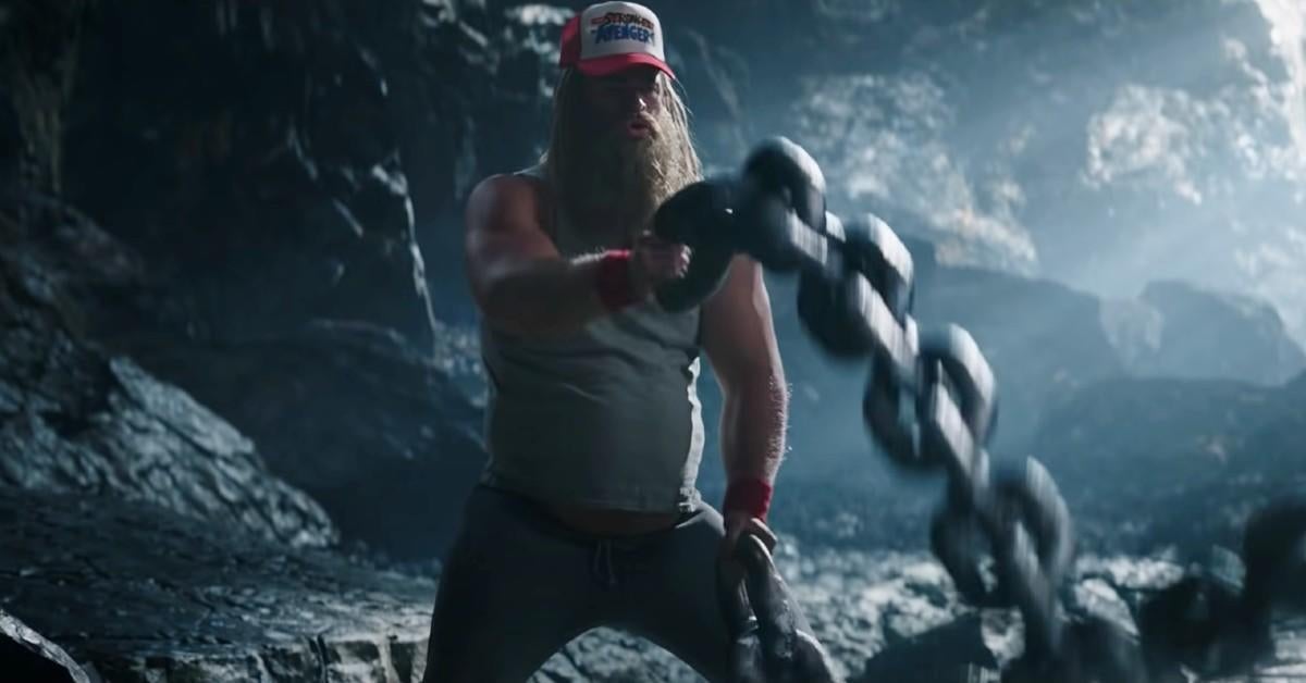 Thor 4 Set Photo Shows Chris Hemsworth's Massive Muscles & Korg Return