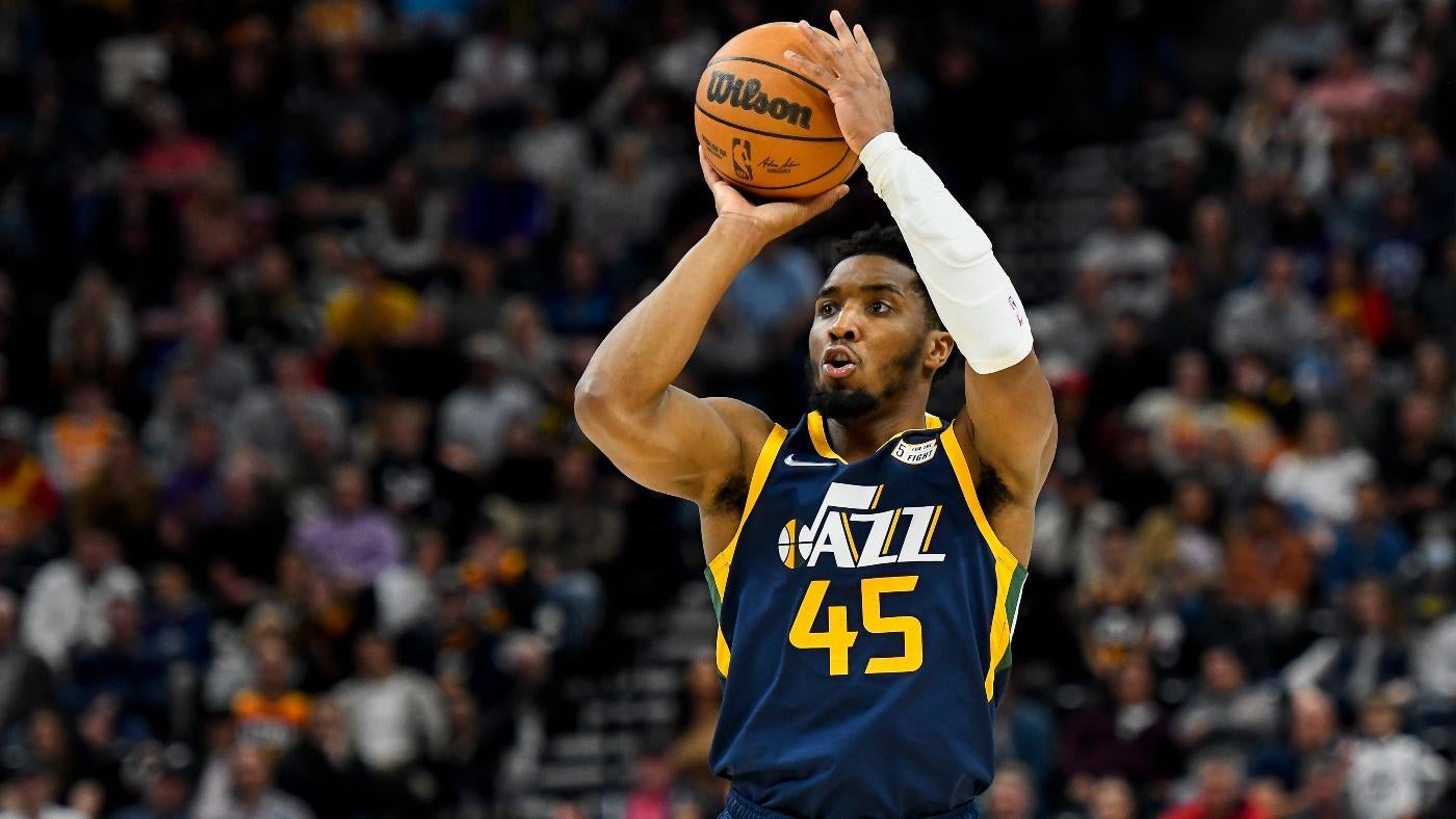 
                        Donovan Mitchell trade rumors: Knicks, Jazz have 're-engaged' in talks but no deal is imminent, per report
                    