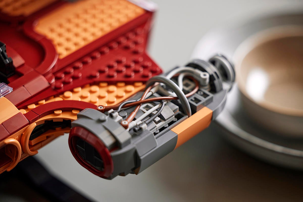 The LEGO Star Wars UCS Landspeeder Set Is Retiring: Last Chance to Get One