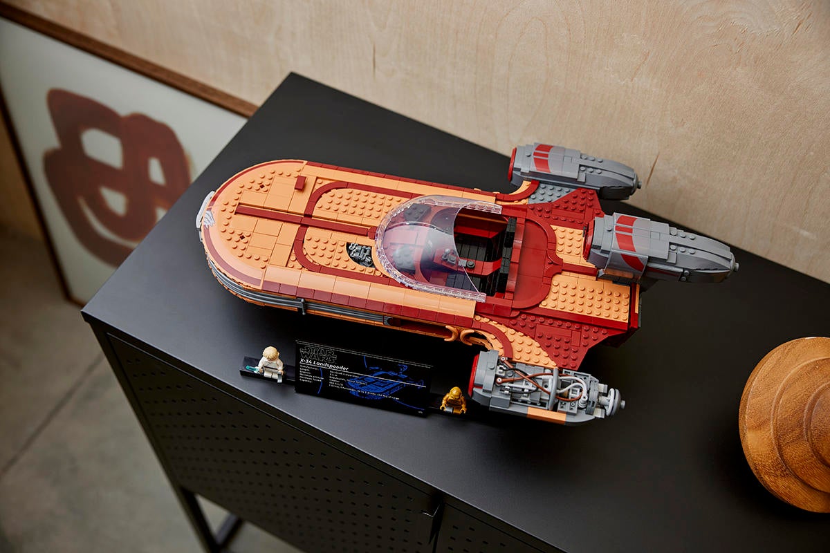 The LEGO Star Wars UCS Landspeeder Set Is Retiring: Last Chance to Get One