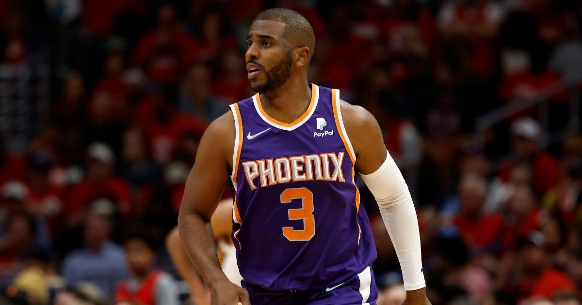 Dallas Mavericks Remove Fan Who Harassed Family of Phoenix Suns' Chris Paul.jpg
