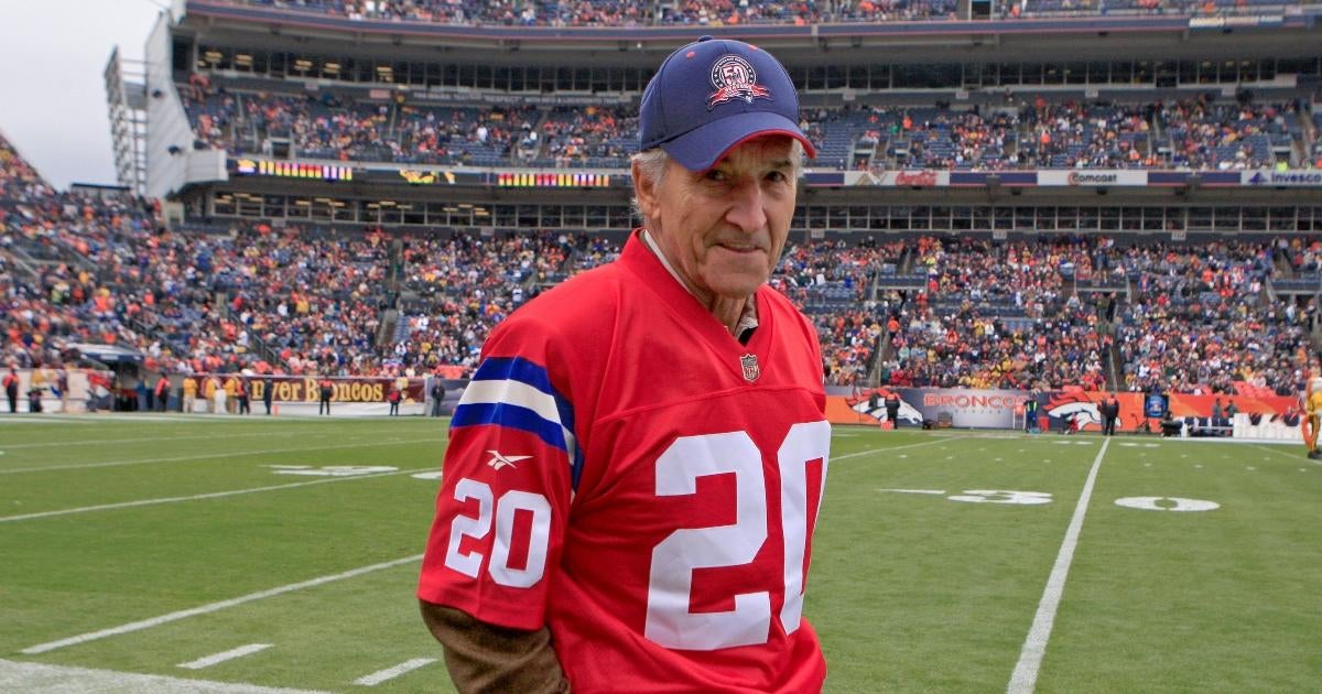 Gino Cappelletti, Patriots Legend and Former AFL MVP, Dead at 89.jpg