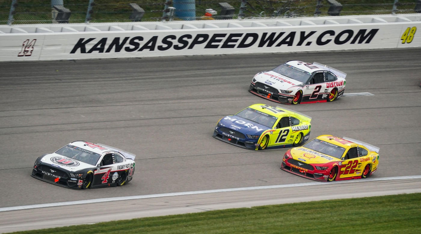 joey-logano-kyle-larson-getty-images-nascar.jpg