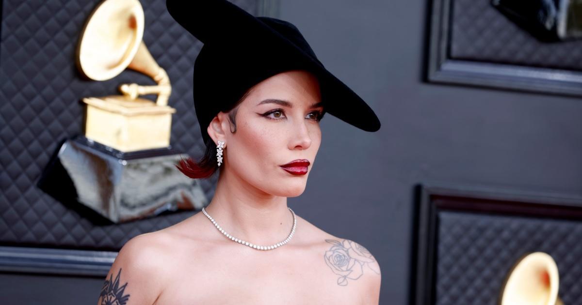 Halsey Vents Frustration Over Trolls Criticizing Weight, Calling Them 'Unhealthy'.jpg
