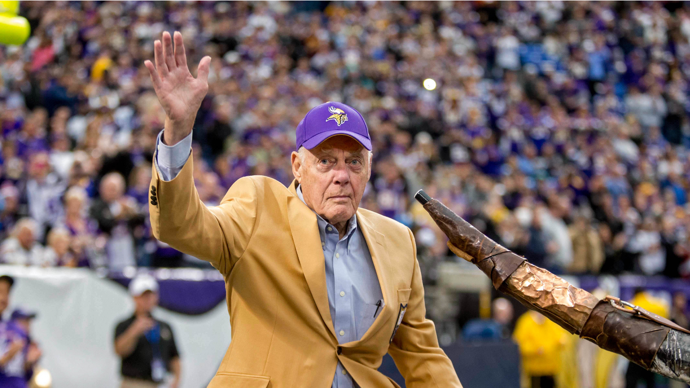 Bud Grant, legendary Vikings head coach and Hall of Famer, dies at 95